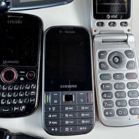 Mixed Brands Cell Phone Lot Bar QWERTY Parts Repair Untested AT&T Verizon - Picture 4 of 10